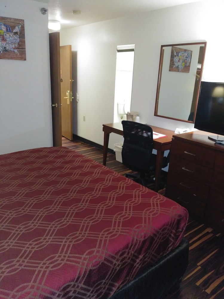 Room, 1 King Bed - Photo 8