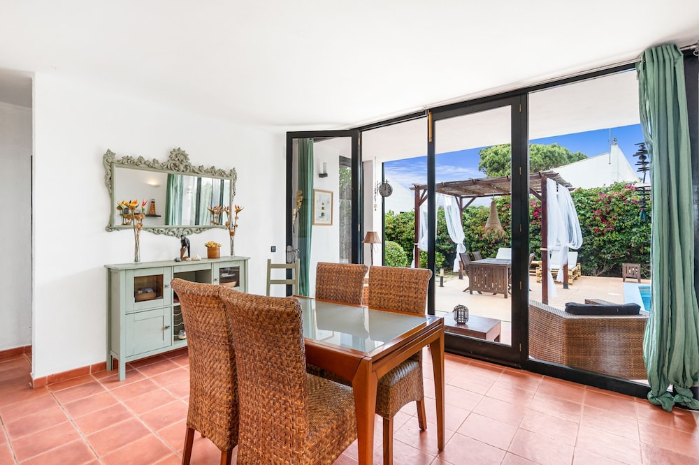 Anana Binisafua Villa With a Pool by the sea, Bild 30