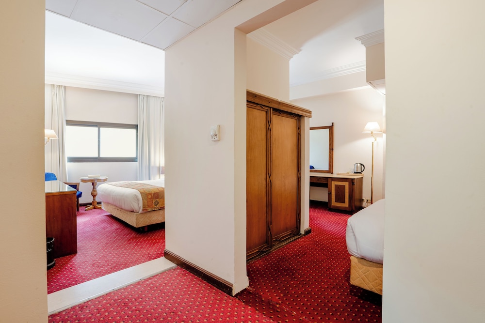 Standard Triple Room, City View photo 1