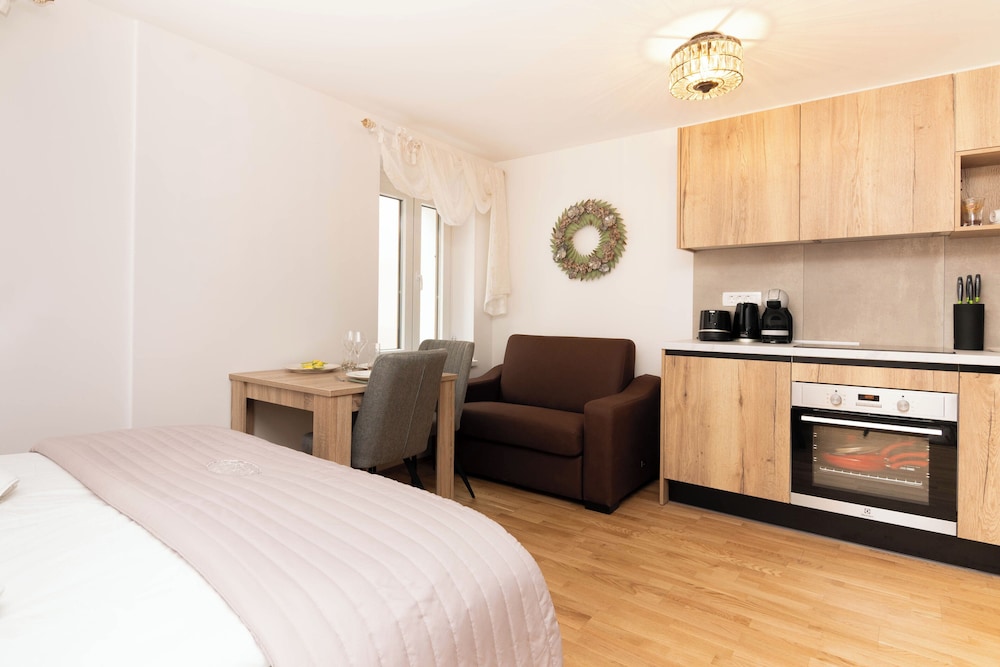 Apartment, 1 Queen Bed with Sofa bed, City View photo 1