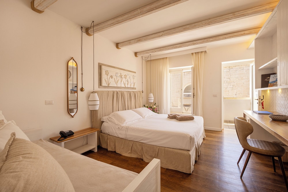 Triple Room, 1 Bedroom photo 3