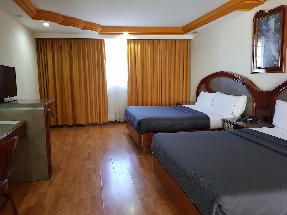 Standard Room, 2 Queen Beds, Non Smoking photo 1
