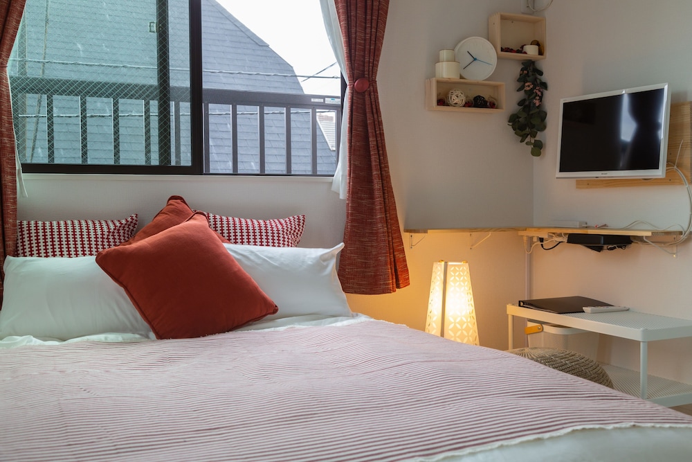 Romantic Apartment, 1 Large Twin Bed, Non Smoking photo 3