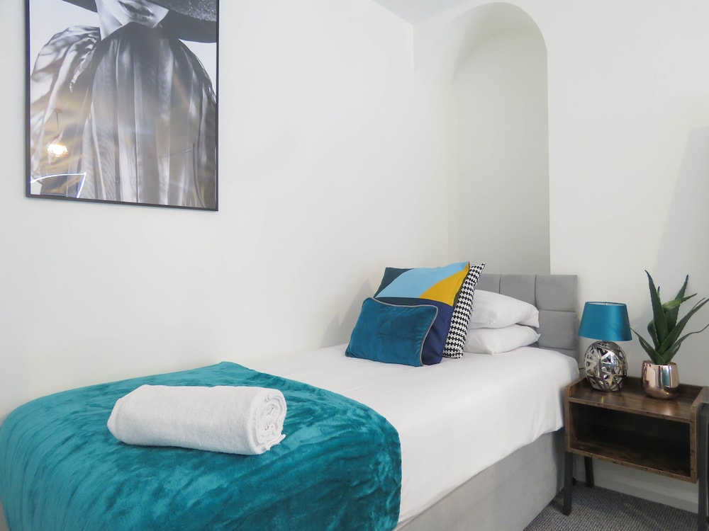 House, 4 Bedrooms photo 3