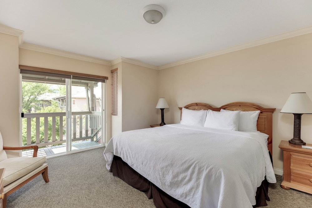Three Bedroom Townhome, Garden Side photo 1