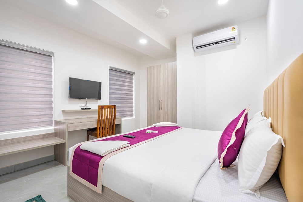 Deluxe AC room with balcony