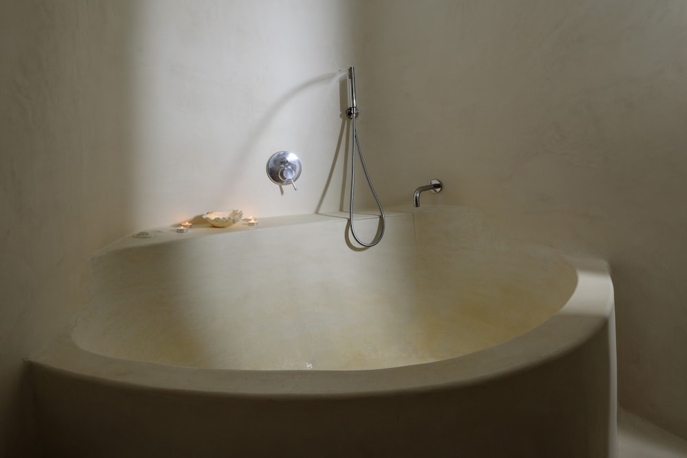 Superior Apartment (Outdoor Hot Tub) - Photo 20