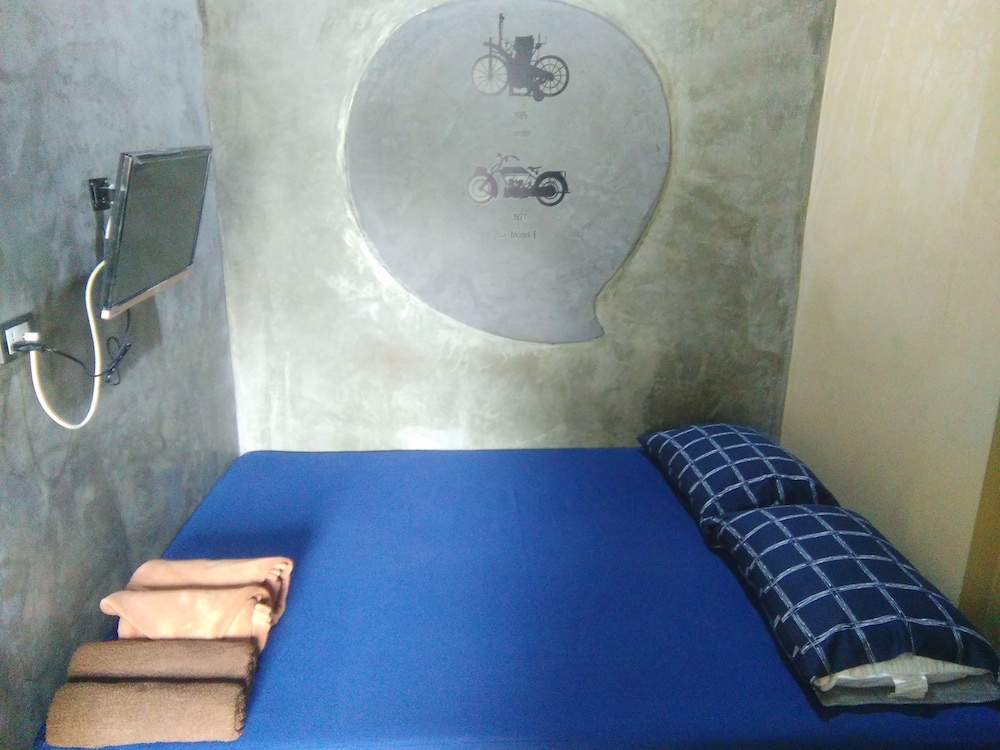 Economy Room with Air Con and Balcony photo 1