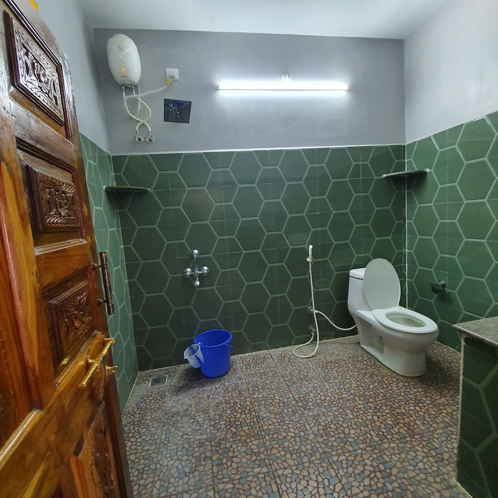 Deluxe Triple Room, Multiple Beds photo 3