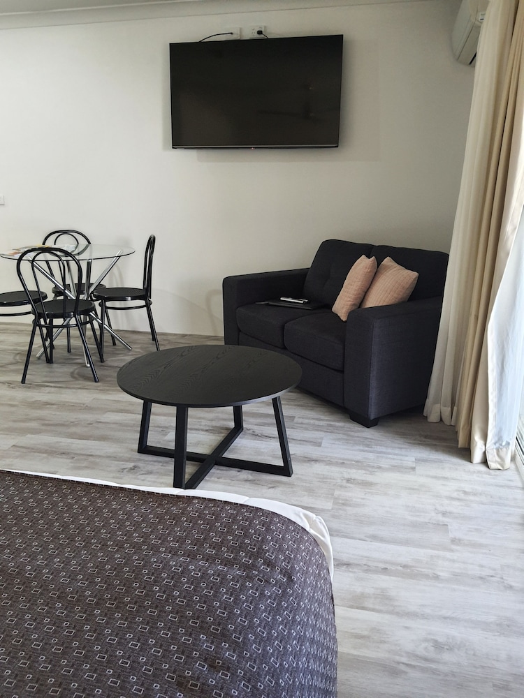 One Bedroom Suite photo 2