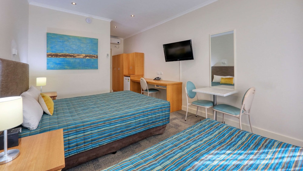 Room, Non Smoking - Photo 2