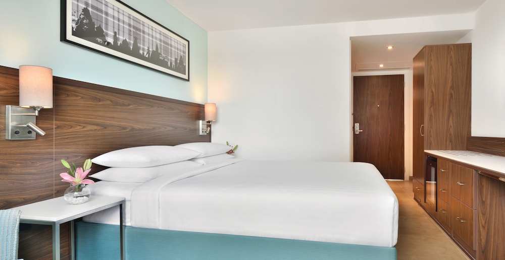 Suite, 1 Queen Bed photo 2