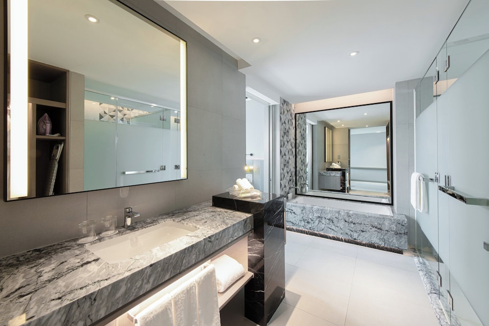Suite, 1 King Bed with Sofa bed (Top Floor)