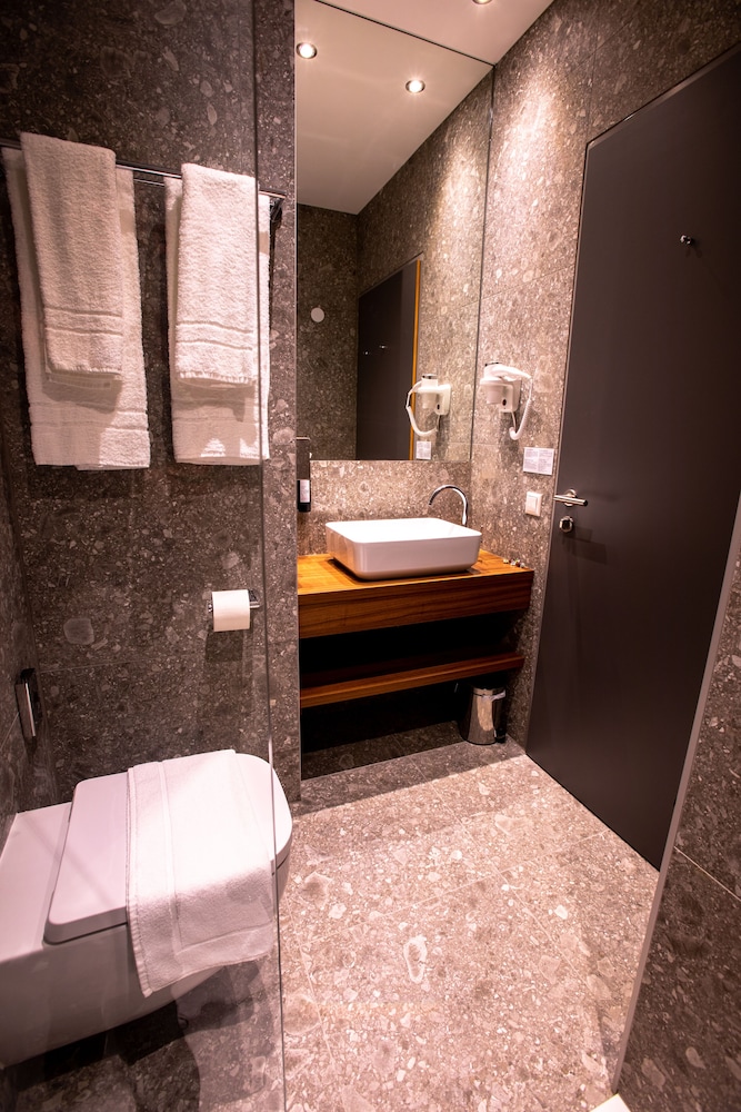 Comfort Room photo 3
