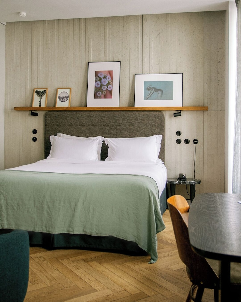 Signature Room