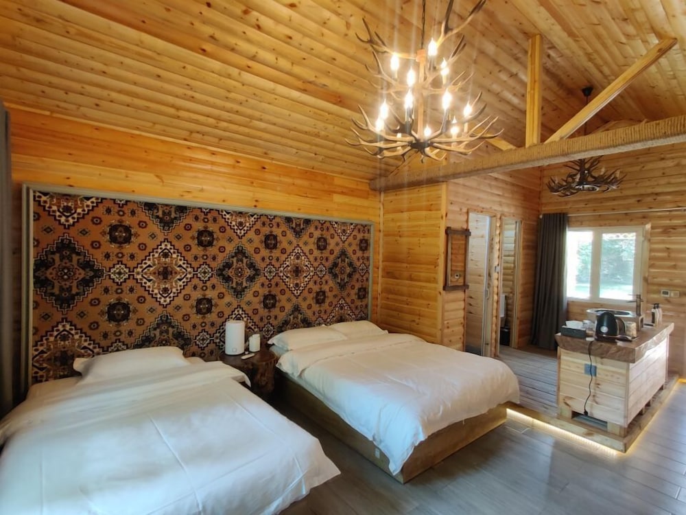 Basic Double or Twin Room, Patio, Courtyard View