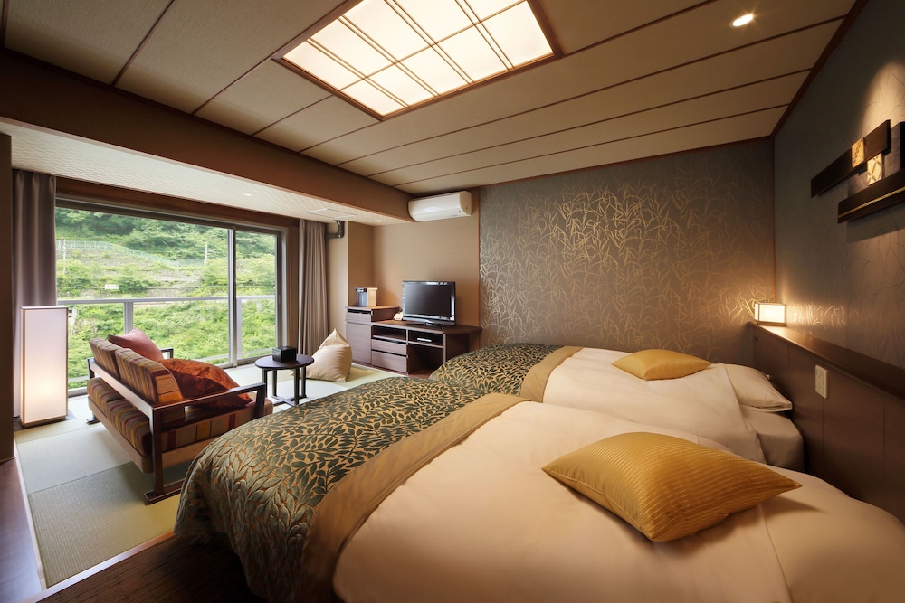 Twin Room with Tatami Area, Halfboard-Buffet, Non-smoking photo 3