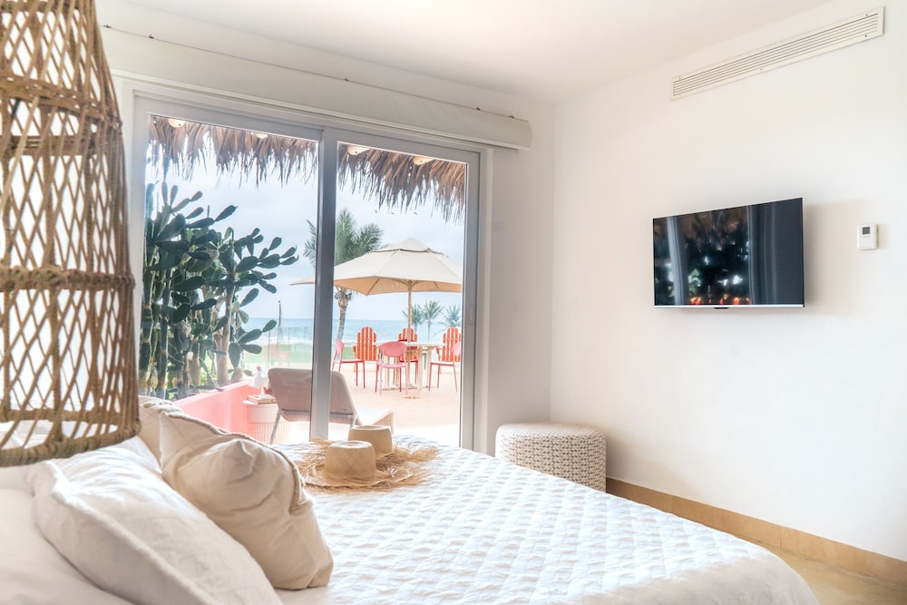 Deluxe Room, Ocean View photo 1