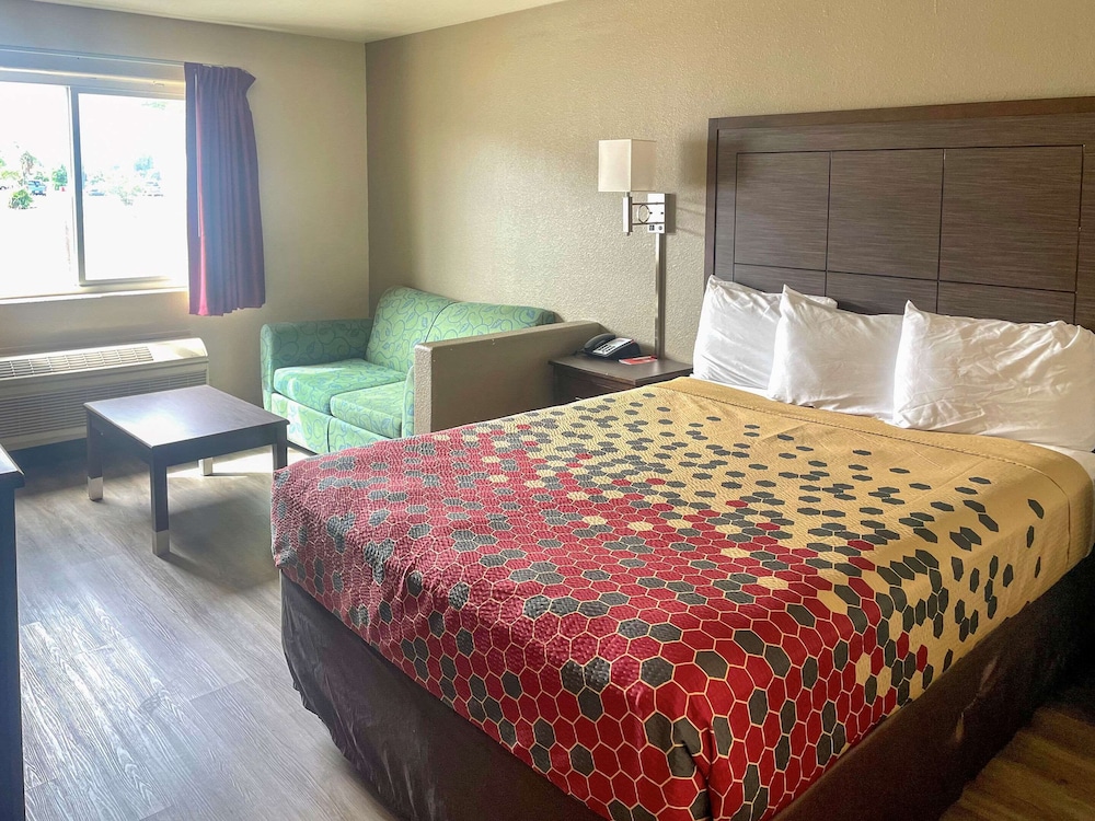 Suite, 1 Queen Bed with Sofa bed, Non Smoking photo 1