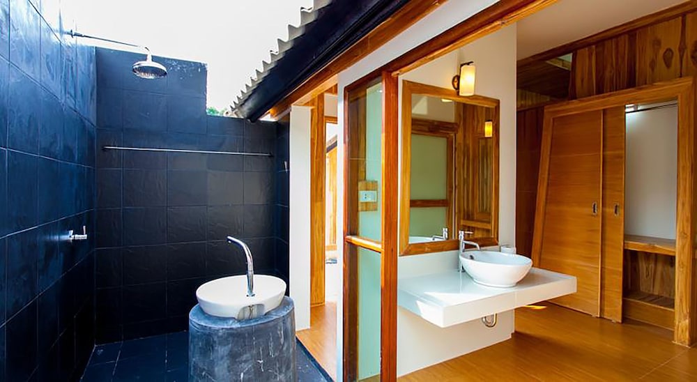 Beach Front Bungalow photo 2