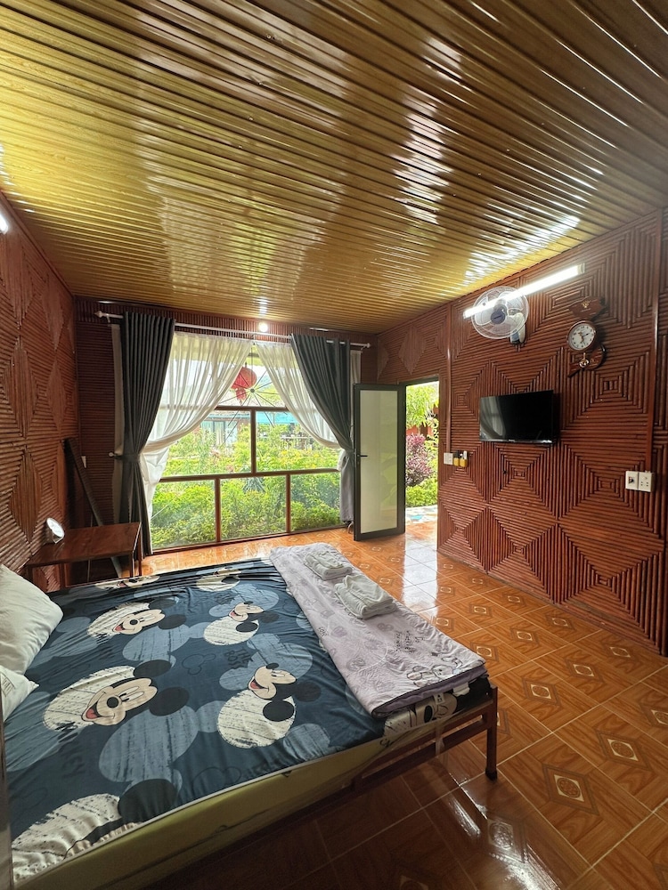Comfort Bungalow, Courtyard View photo 1
