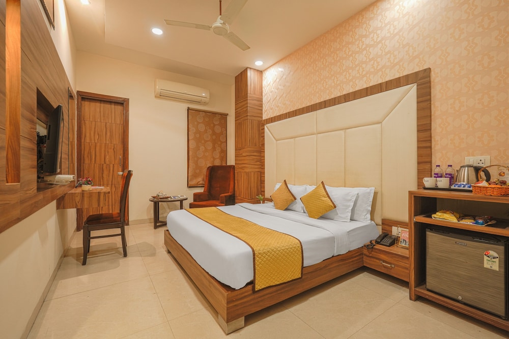 Superior Room, City View