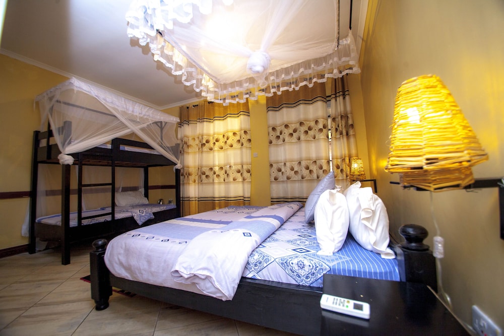 Family Quadruple Room photo 1