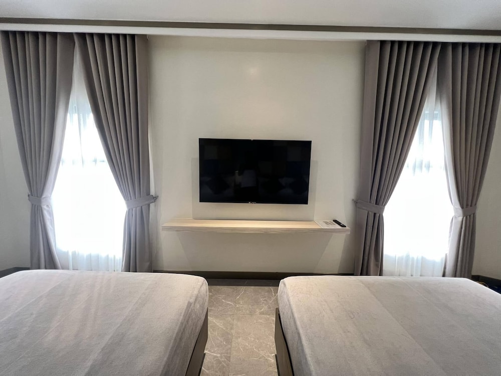 Premier Twin Room - Photo 3