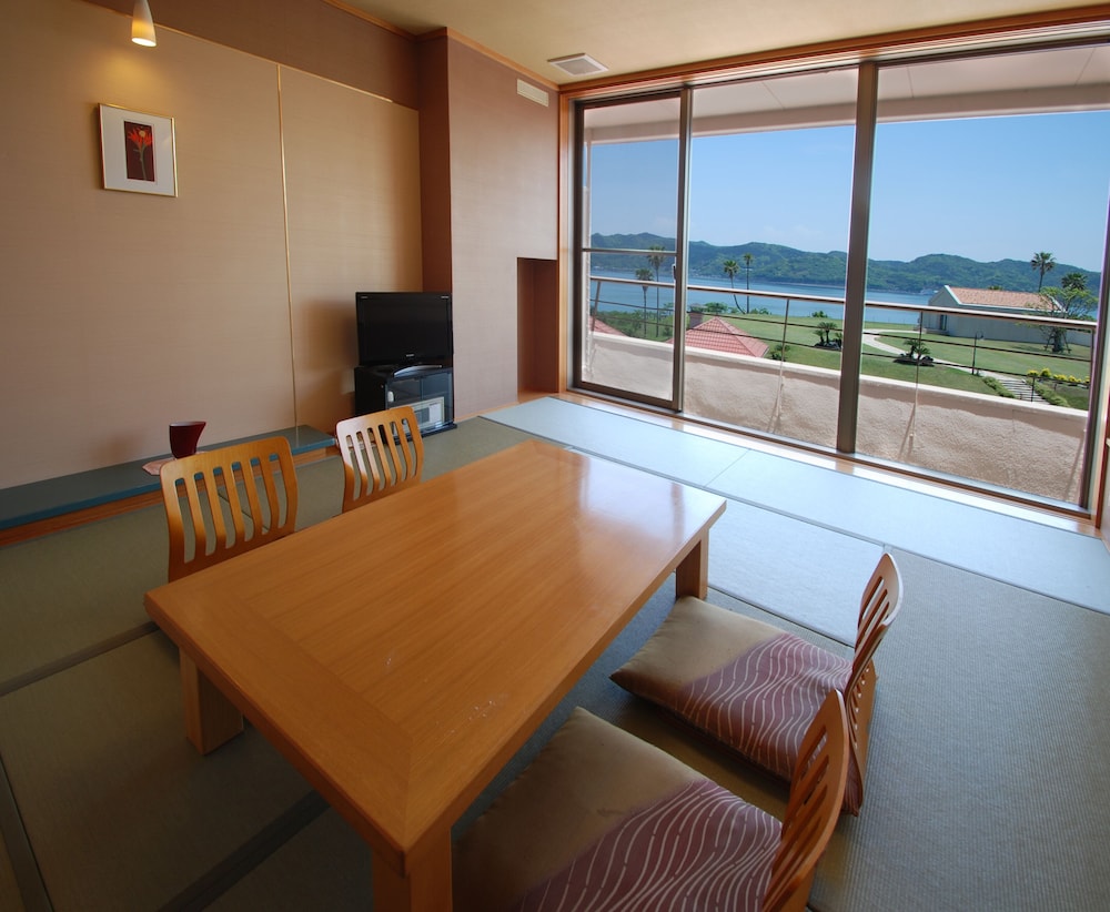 Japanese Style Room for 5 Guests