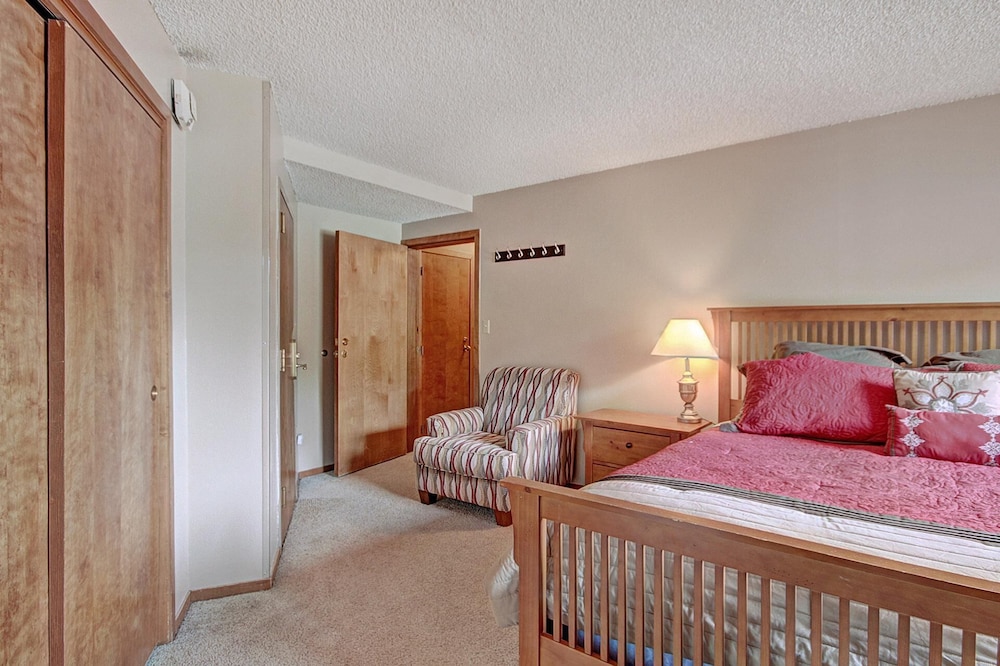Condo, 2 Bedrooms photo 1