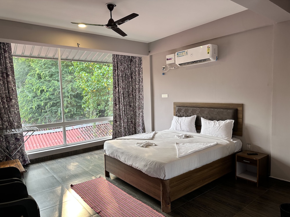 Deluxe Room - Photo 18