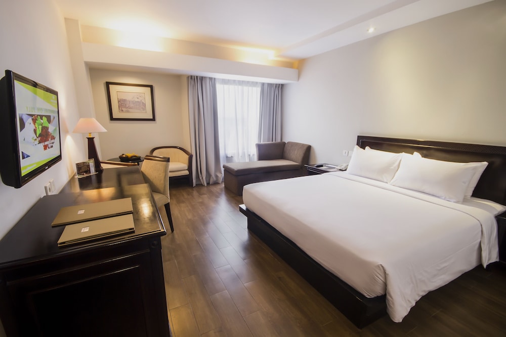 Executive Room - Photo 6