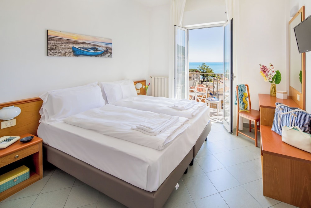 Superior Double Room - Photo 1