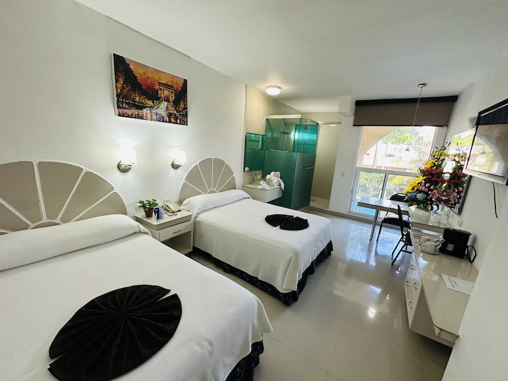Executive Room, 2 Double Beds, Non Smoking, Pool View photo 1