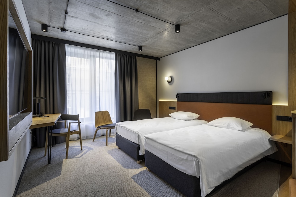 Twin Room - Photo 1