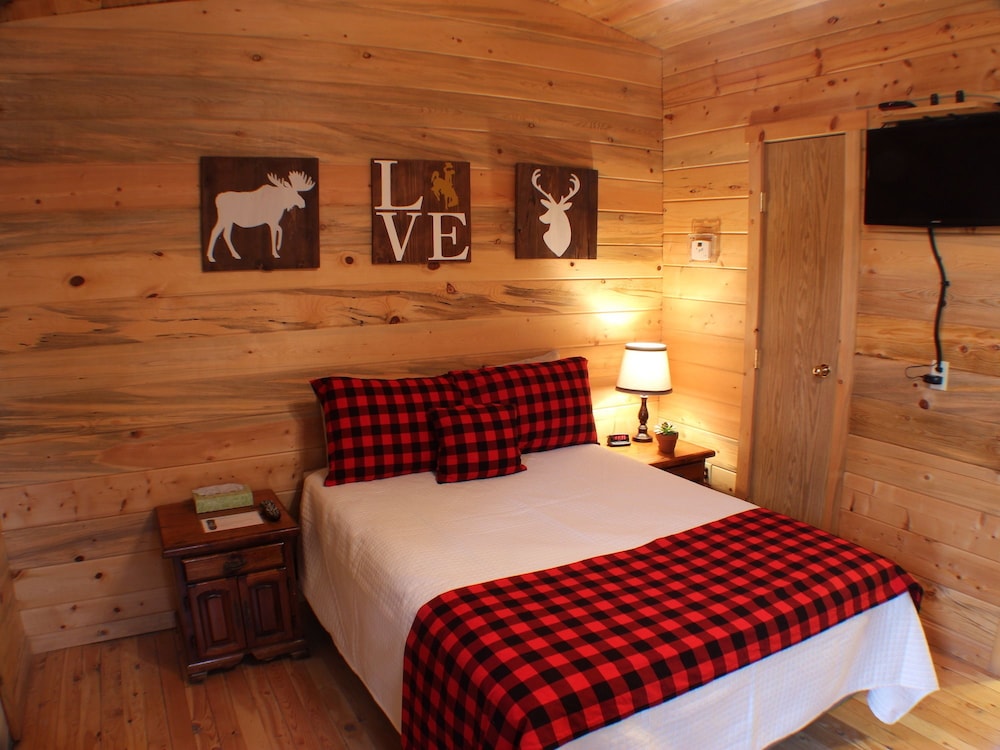 Classic Cabin, Multiple Beds, Mountainside photo 3