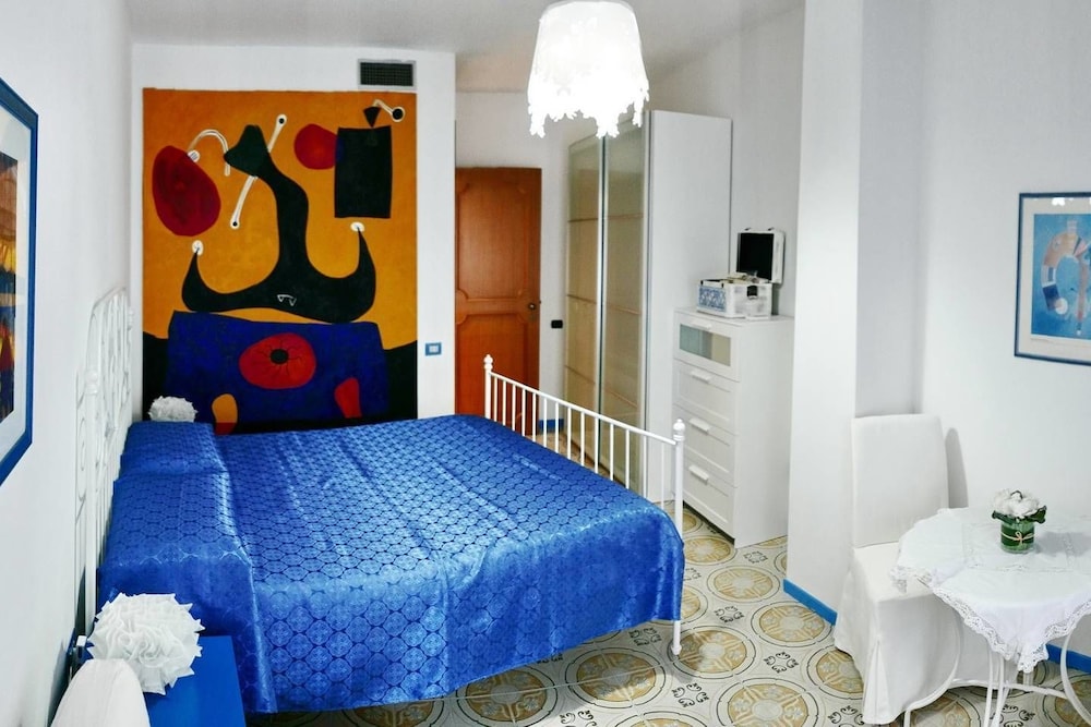 Superior Double Room, 1 King Bed, Private Bathroom (Figurative Art) photo 2