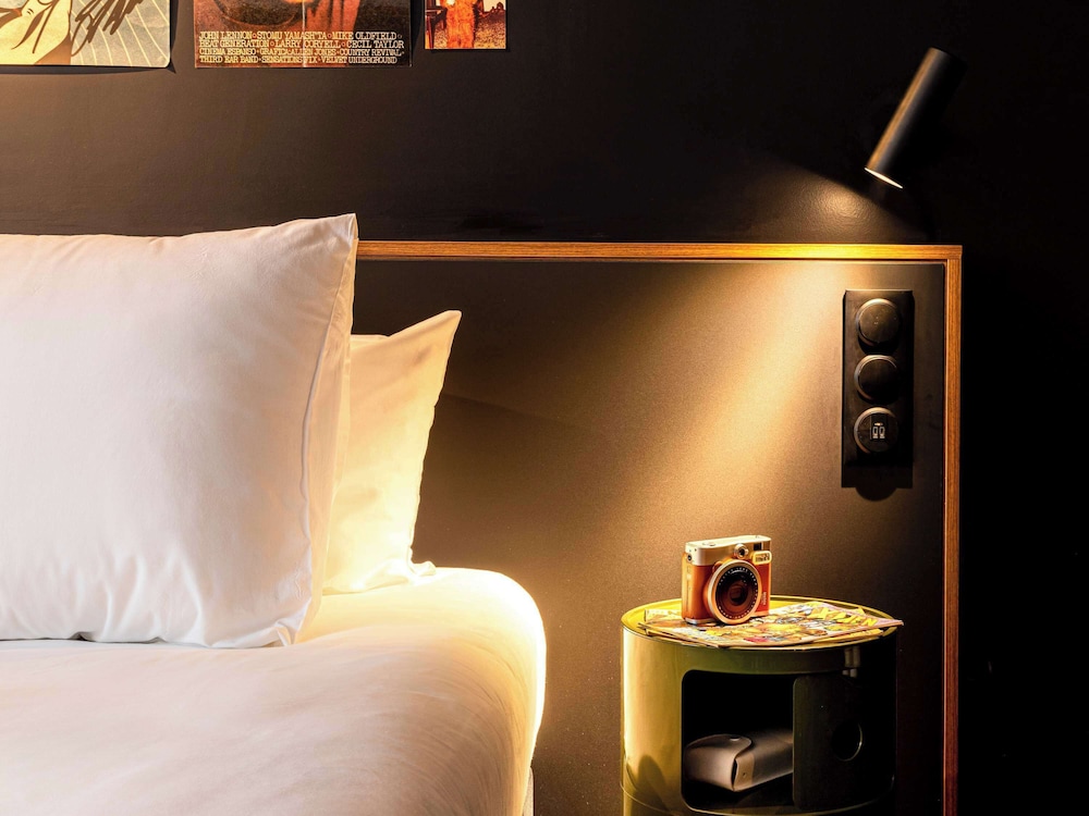 Standard Room, 2 Twin Beds - Photo 9