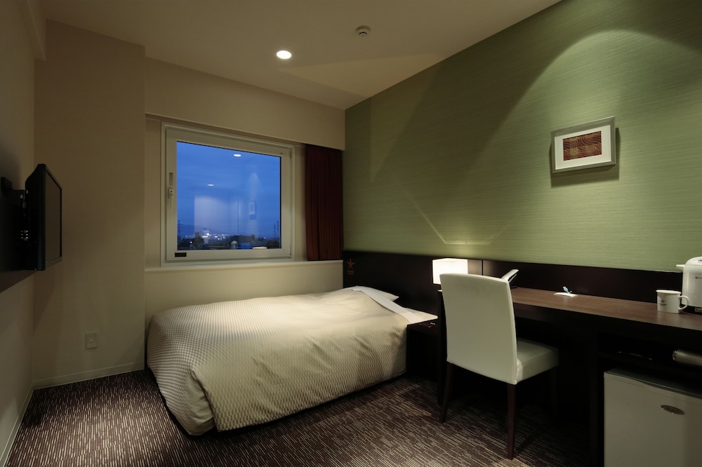 Single Room, Non Smoking  (No Bath in the room, Only Toilet, Men Only) photo 3