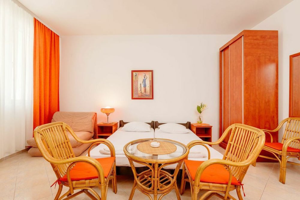 Superior Studio, 2 Twin Beds, Terrace, Garden View photo 2