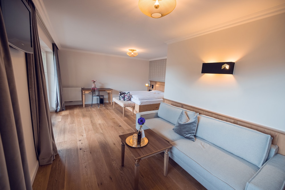 Alpine Junior Suite photo 1