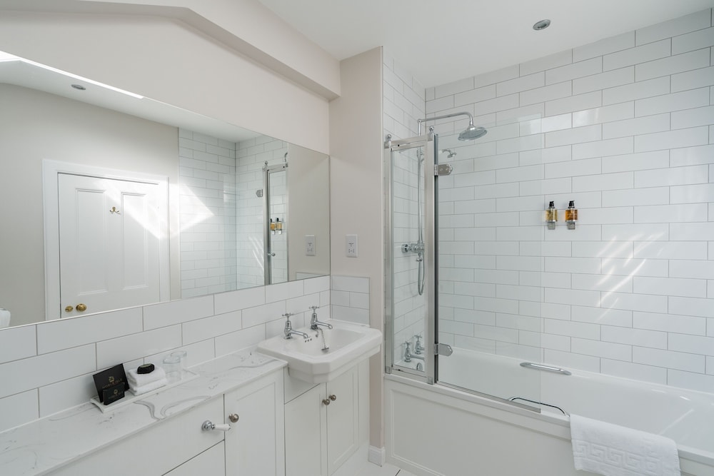 Standard Room (Double-Twin) - Photo 6