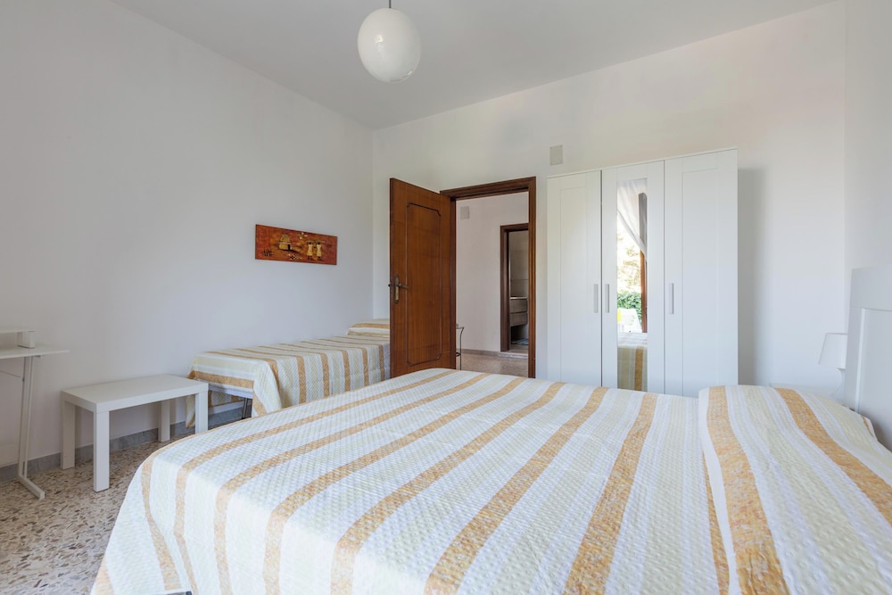Villa photo 2