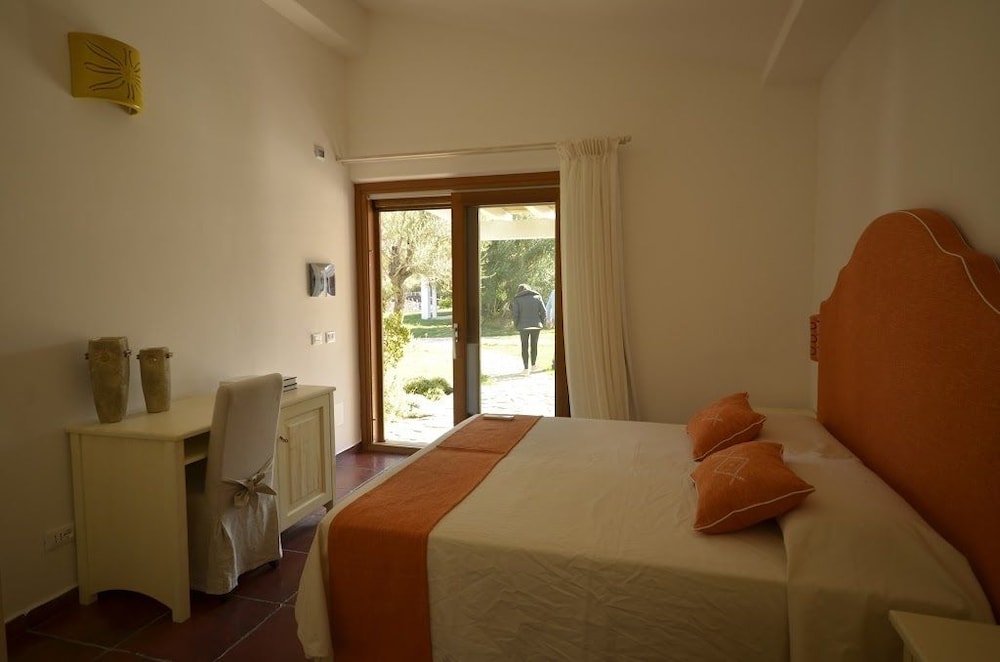 Deluxe Double Or Twin Room, Garden View