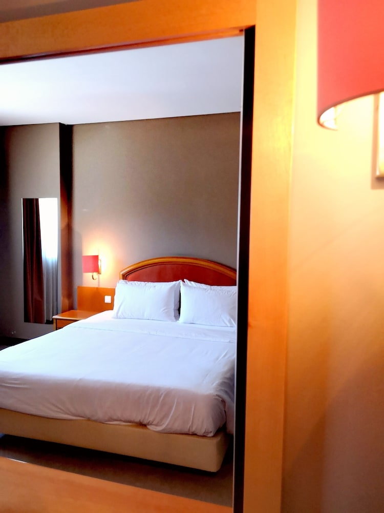 Suite - Photo 9