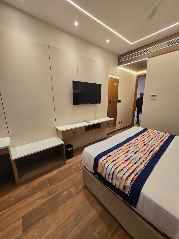Executive Room - Photo 7