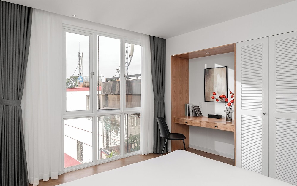 Studio, City View
