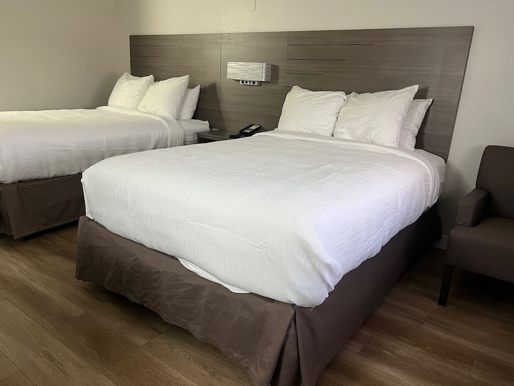 Standard Room, 2 Double Beds, Non Smoking - Photo 1