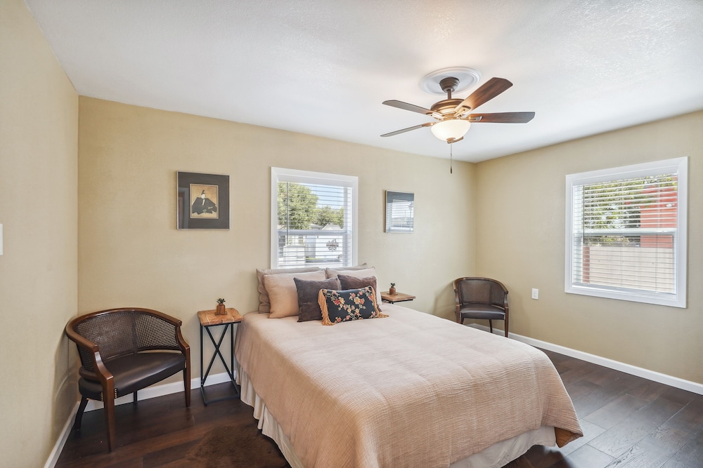 House (2 Bedrooms) photo 2