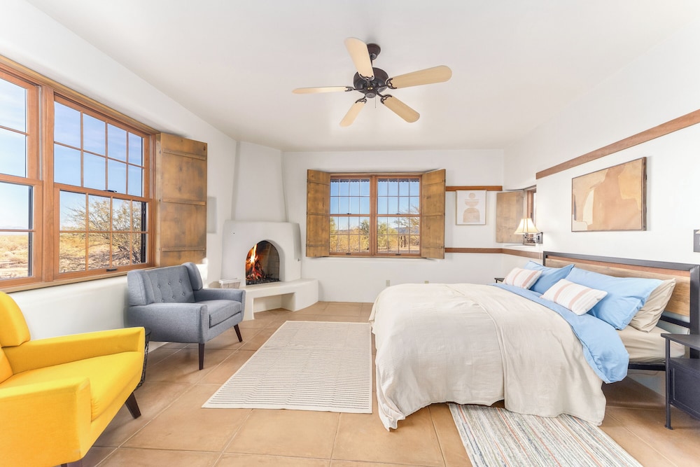 Deluxe Double Room, Desert View photo 1